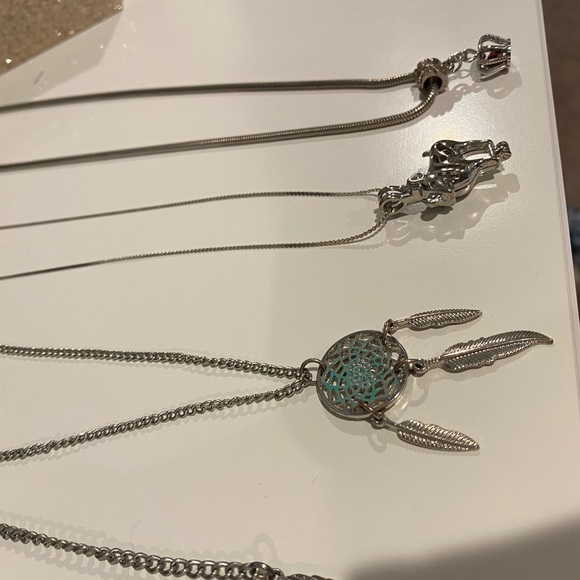 Necklaces - Picture 4 of 7